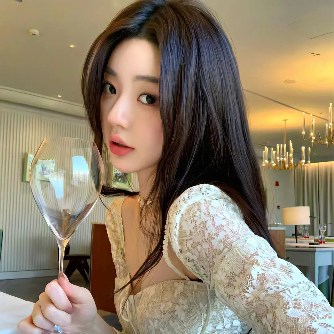 三女性